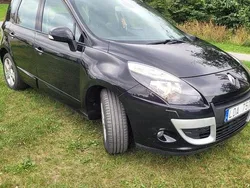 Svart Begagnad 2011 Renault Scénic III Minibuss | 61 000 kr (Bra pris)