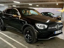 Svart Begagnad 2022 Mercedes GLC300e AMG line Sportkupé | 629 000 kr (Dyr)