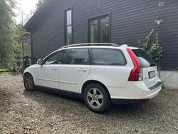 Vit Begagnad 2010 Volvo V50 Kinetic Kombi | 45 000 kr (Bra pris)