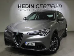 Grå Begagnad 2017 Alfa Romeo Stelvio Super SUV | 239 900 kr (Superpris)
