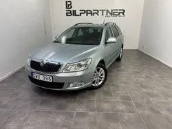 Ljusgrön Begagnad 2012 Skoda Octavia Elegance Kombi | 44 999 kr (Marknadspris)