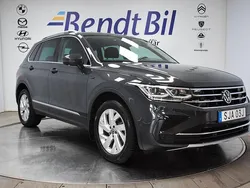 Grå Begagnad 2023 VW Tiguan Elegance SUV | 374 500 kr (Marknadspris)