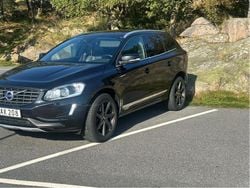 Svart Begagnad 2014 Volvo XC60 Summum SUV | 182 000 kr (Marknadspris)