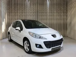 Vit Begagnad 2010 Peugeot 207 Halvkombi | 49 900 kr (Marknadspris)