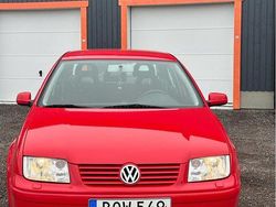 Röd Begagnad 2000 VW Bora Trendline Sedan | 22 500 kr