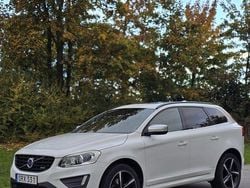 Vit Begagnad 2015 Volvo XC60 R-Design SUV | 250 000 kr