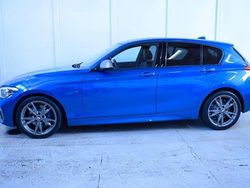 Blå Begagnad 2016 BMW M135 Shadowline Halvkombi | 299 900 kr (Marknadspris)