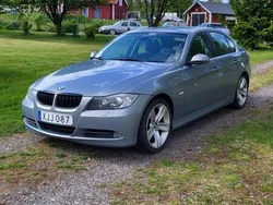 Grå Begagnad 2006 BMW 330 Comfort Edition Sedan | 60 000 kr (Marknadspris)