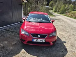 Röd Begagnad 2013 Seat Leon Style Halvkombi | 69 000 kr (Marknadspris)