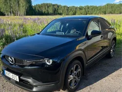 Svart Begagnad 2020 Mazda MX30 SUV | 149 900 kr (Marknadspris)