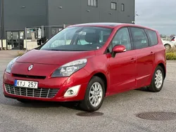 Röd Begagnad 2011 Renault Grand Scénic III Minibuss | 54 900 kr