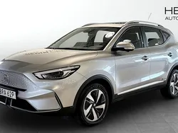Grå (silver) Begagnad 2023 MG ZS Luxury Sedan | 264 900 kr (Bra pris)