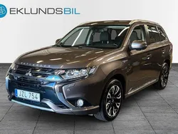 Brun Begagnad 2015 Mitsubishi Outlander P-HEV SUV | 199 900 kr (Lite dyr)