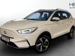 Vit (white) Begagnad 2022 MG ZS Luxury Halvkombi | 244 900 kr (Bra pris)