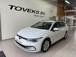 Vit (pure white) Begagnad 2024 VW Golf VIII Life Kombi | 284 900 kr (Bra pris)
