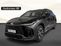 Svart Begagnad 2023 Toyota bZ4X Style SUV | 389 900 kr (Marknadspris)