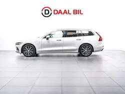 Vit Begagnad 2021 Volvo V60 Inscription Kombi | 334 700 kr (Marknadspris)