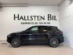 Svart Begagnad 2018 Porsche Cayenne SUV | 469 000 kr (Marknadspris)