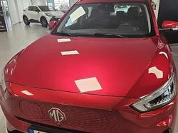 Röd Begagnad 2022 MG ZS Luxury Sedan | 270 000 kr (Marknadspris)