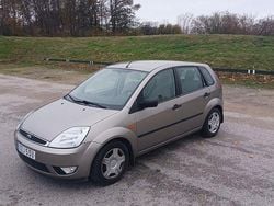Brun Begagnad 2002 Ford Fiesta Halvkombi | 23 500 kr (Lite dyr)