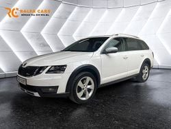 Vit Begagnad 2019 Skoda Octavia Scout Kombi | 228 900 kr (Marknadspris)