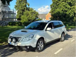 Vit Begagnad 2010 Subaru Outback SUV | 35 000 kr