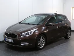 Brun Begagnad 2014 Kia Ceed Halvkombi | 129 900 kr (Dyr)