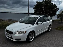 Vit Begagnad 2010 Volvo V50 Momentum Kombi | 34 000 kr (Bra pris)