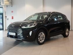 Svart Begagnad 2023 Ford Kuga Titanium SUV | 244 800 kr (Marknadspris)