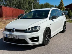 Vit Begagnad 2016 VW Golf VII R Kombi | 249 800 kr (Marknadspris)