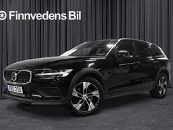Svart Begagnad 2022 Volvo V60 CC Kombi | 309 000 kr (Bra pris)
