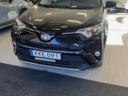 Svart Begagnad 2015 Toyota RAV4 Hybrid Executive SUV | 239 900 kr (Marknadspris)