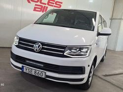 Vit Begagnad 2017 VW Caravelle Comfortline Minibuss | 175 900 kr