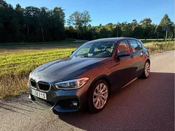 Grå Begagnad 2019 BMW 120 M Sport Halvkombi | 235 000 kr (Marknadspris)