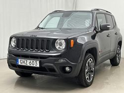 Svart Begagnad 2015 Jeep Renegade Trailhawk SUV | 120 000 kr