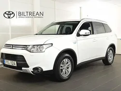 Vit Begagnad 2015 Mitsubishi Outlander P-HEV SUV | 124 900 kr (Marknadspris)