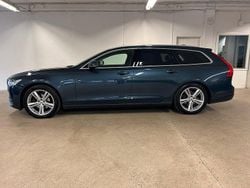 Mörkblå (blå met) Begagnad 2018 Volvo V90 Business Edition Kombi | 219 900 kr (Marknadspris)