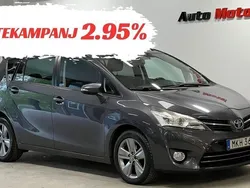 Mörkgrå Begagnad 2014 Toyota Verso Minibuss | 89 900 kr (Bra pris)