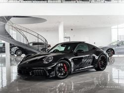 Jet svart metallic Ny 2025 Porsche 911 Carrera 4 GTS Sportkupé | 2 189 000 kr (Marknadspris)