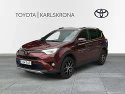 Mörkröd (röd) Begagnad 2016 Toyota RAV4 Active SUV | 189 000 kr (Marknadspris)