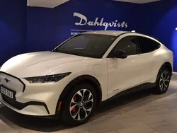 Vit Begagnad 2021 Ford Mustang Mach-E Standard Range SUV | 369 000 kr (Bra pris)