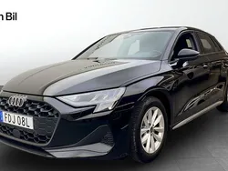 Svart Begagnad 2025 Audi A3 Sportback Proline Halvkombi | 309 000 kr (Marknadspris)