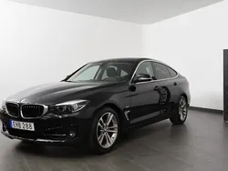 Svart Begagnad 2017 BMW 330 Sport Line Halvkombi | 274 800 kr (Marknadspris)