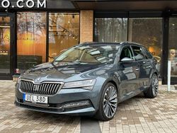 Grå Begagnad 2020 Skoda Superb Business Line Kombi | 339 900 kr (Marknadspris)