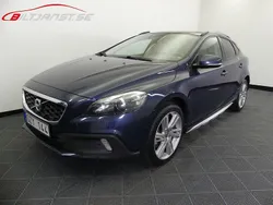 Blå Begagnad 2013 Volvo V40 CC Summum Kombi | 134 900 kr (Marknadspris)