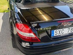 Svart Begagnad 2007 Mercedes SLK200 Cab | 90 000 kr