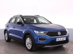 Blå Begagnad 2018 VW T-Roc SUV | 199 000 kr (Marknadspris)