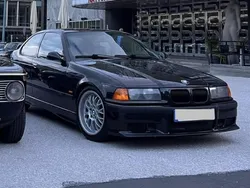 Svart Begagnad 2000 BMW 323 Compact M Sport Halvkombi | 90 000 kr
