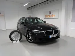 Svart Begagnad 2021 BMW 520 Kombi | 409 900 kr (Marknadspris)