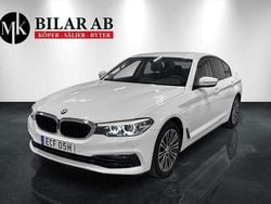 Vit Begagnad 2020 BMW 530 iPerformance Sedan | 274 900 kr (Marknadspris)